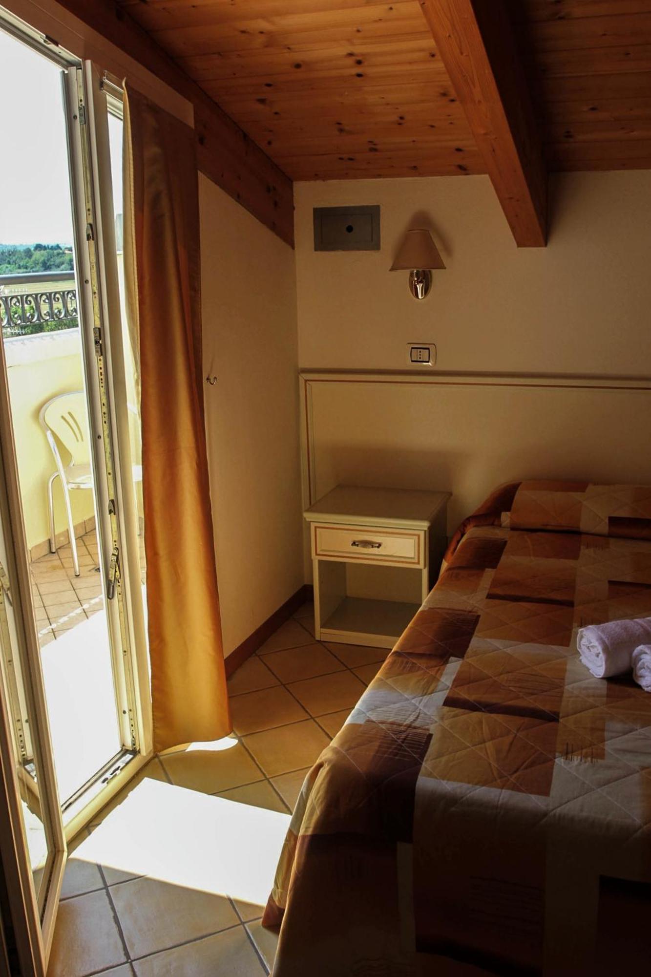 Hotel Ariston Misano Adriatico Exterior photo