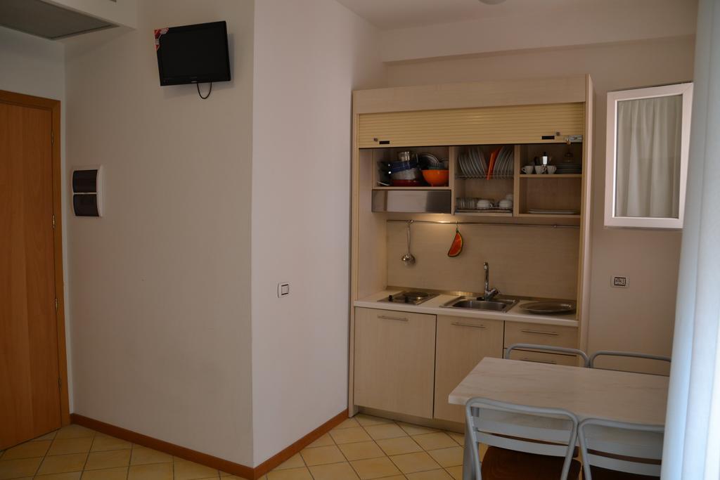 Hotel Ariston Misano Adriatico Exterior photo