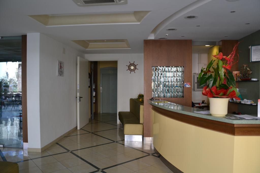 Hotel Ariston Misano Adriatico Exterior photo